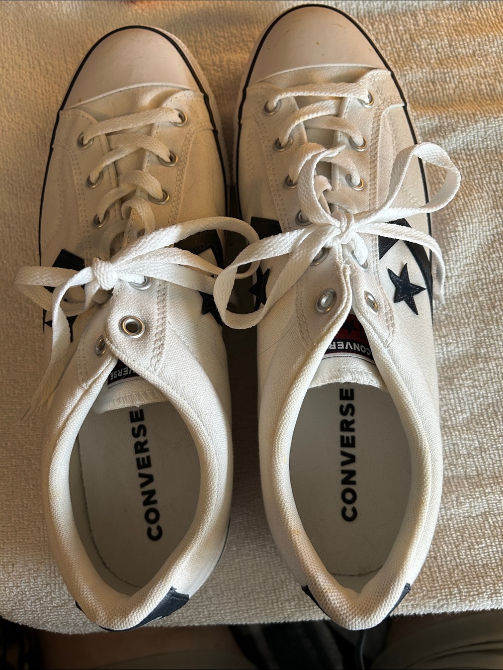 Converse Mens White Low-Top Sneakers with Black Star